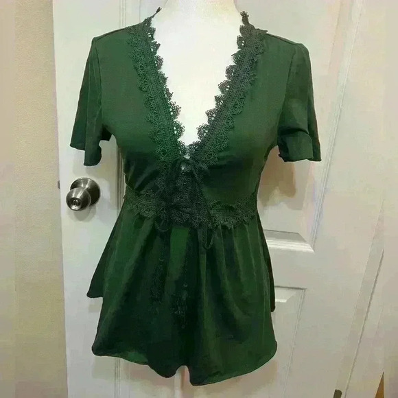 Green Plunge V-Neck Blouse - Picture 1 of 2